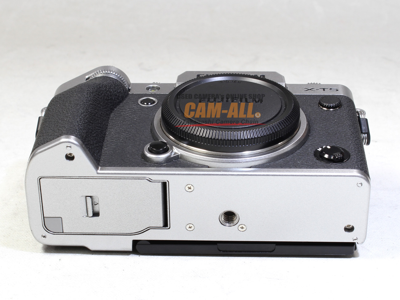 中古 フジフイルム X-T5 シルバーボディ（多言語モデル） 程度：AB（良品)
